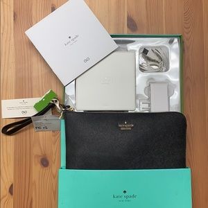 Kate Spade Charging Wristlet (NWT)